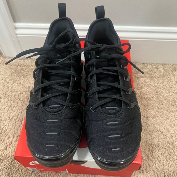 Nike Vapor Max Plus Black Shoes size 9.5 men/11 women - Picture 2 of 5